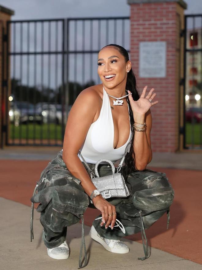 会玩，灰熊后卫波普的妻子万圣节将自己装扮成了波普