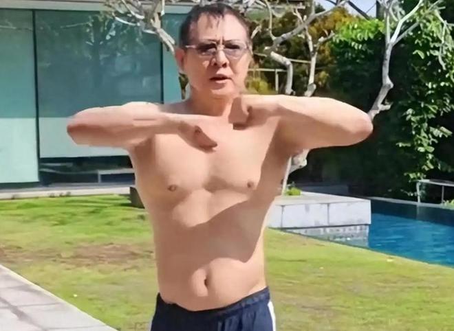 向太回应李连杰状态回春：从病秧秧到精气神足，区别就在染头发？