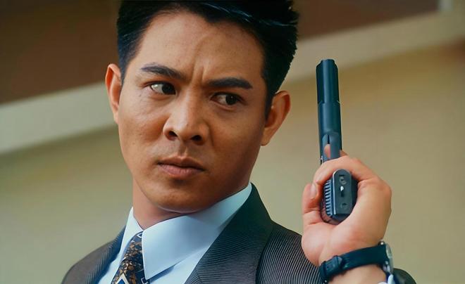 向太回应李连杰状态回春：从病秧秧到精气神足，区别就在染头发？