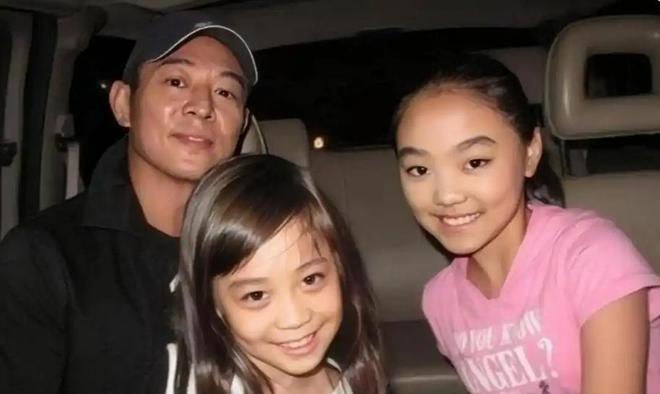 向太回应李连杰状态回春：从病秧秧到精气神足，区别就在染头发？