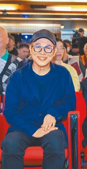 向太回应李连杰状态回春：从病秧秧到精气神足，区别就在染头发？