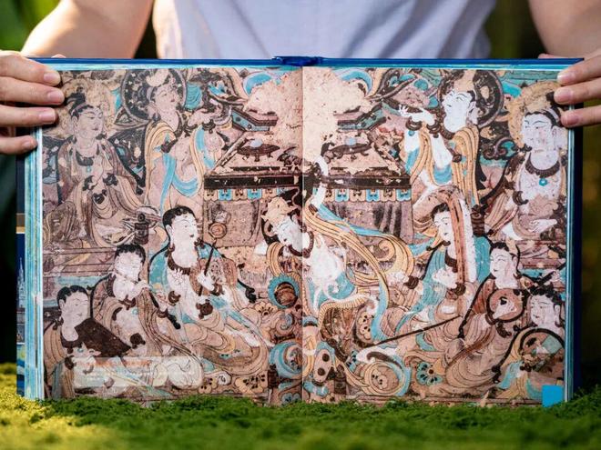 44岁郭晶晶同框朱珠，这气场绝了！难怪孩子养得这么贵气