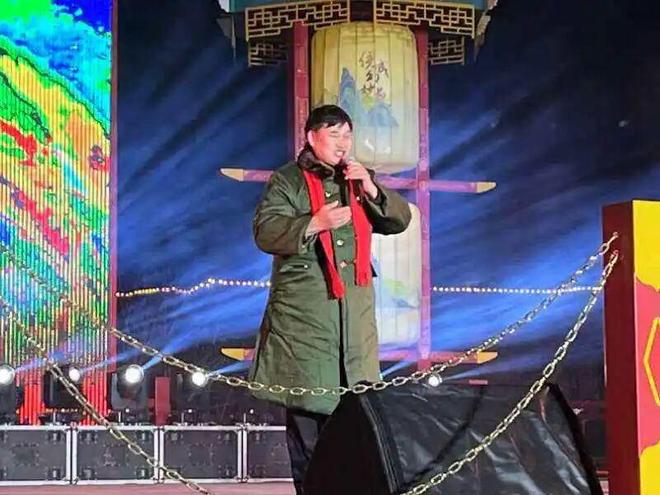 “大衣哥”朱之文发声