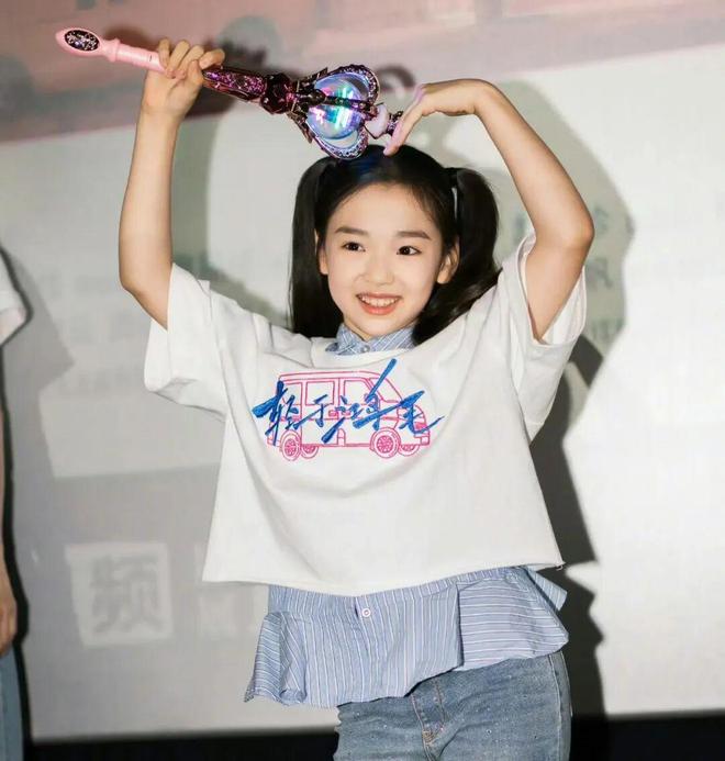 倪妮全网删稿告人？蔡徐坤钻空子复出被警告？繁花编剧袭警走后门？小酒窝被路人欺负？整容女星臭名远扬？