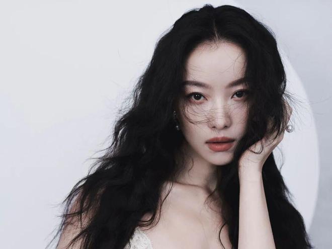 四字花被关系户黏上？倪妮被爆抢戏？王传君针对王家卫？李茂利用妻子？姨太问答