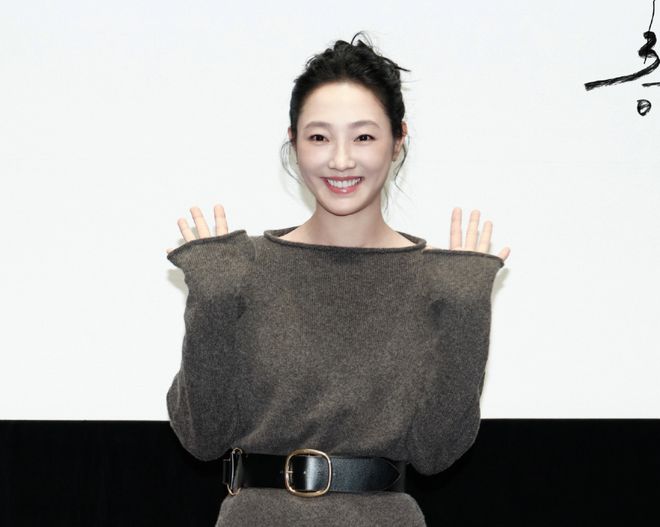 白百何疑开撕王传君！曝沪圈要求文晏给男方撕奖，白百何发文内涵