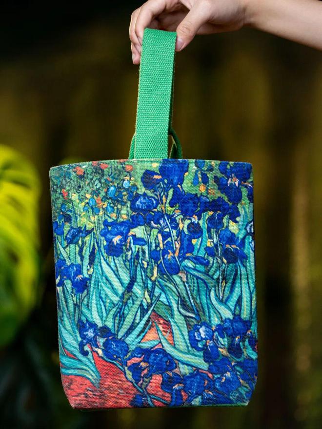 44岁郭晶晶同框朱珠，这气场绝了！难怪孩子养得这么贵气