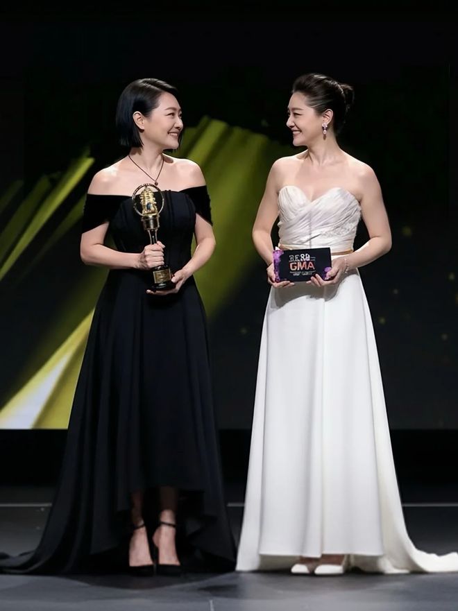 越来越多的中女，豁出去了