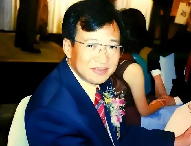 许绍雄走了，伴随在他身上的3个疑问，也该解开了